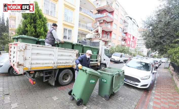 Efeler’de çöp kovaları yenileniyor