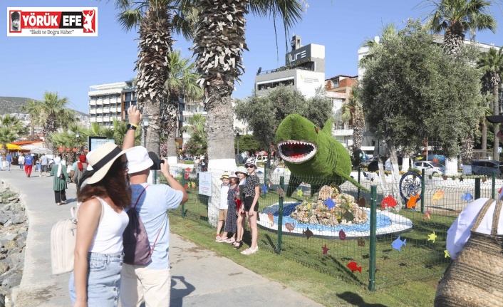 Çocukların renkli dünyası Kuşadası sahilinde yerini aldı