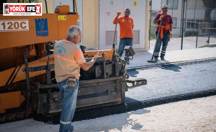 Kuşadası’nda yol yapım çalışmaları sürüyor