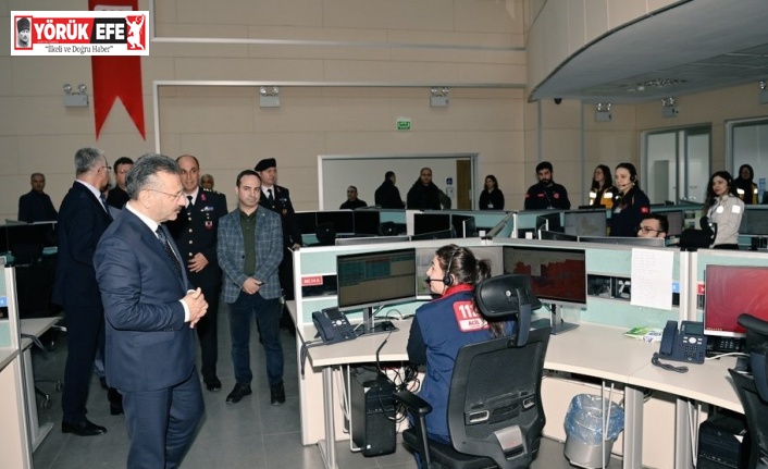 Aydın Valisi 112 Acil Çağrı Merkezi personelinin yeni yılını kutladı