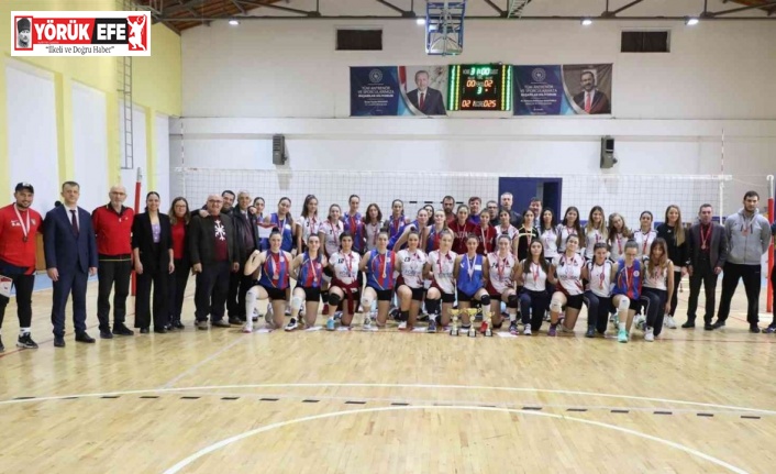 Aydın’da ’Okullar Arası Genç Kızlar Voleybol Şampiyonası’ tamamlandı