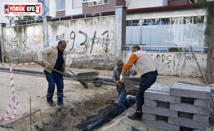 Kuşadası’nda yol çalışmaları devam ediyor