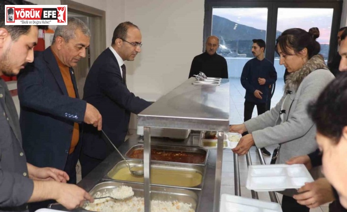 Kaymakam Tepeli ve Başkan Kaplan depremzedeler ile iftarda buluştu