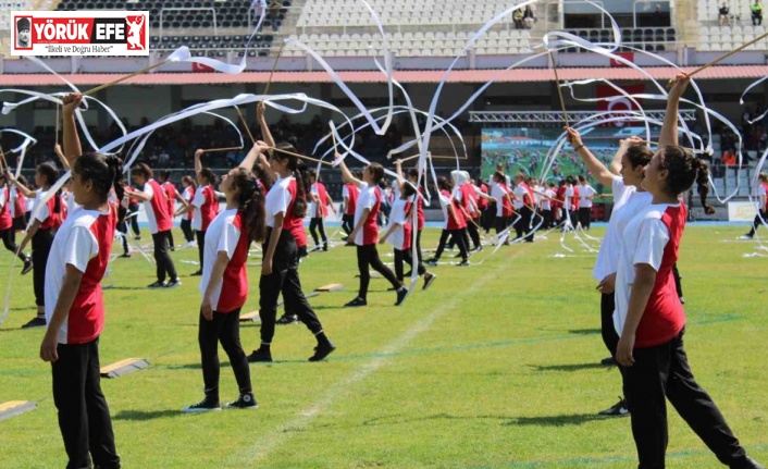 Öğrenciler hünerlerini sergiledi, izleyenler ayakta alkışladı