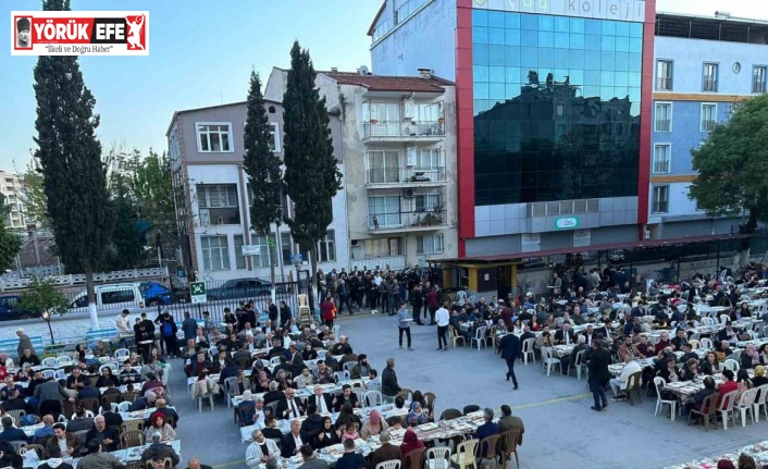 Ülkücüler 2 bin kişiyle iftar yaptı