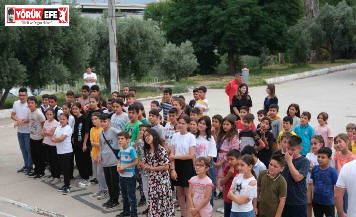 Başkan Çömden, öğrencilerin karne sevincini paylaştı