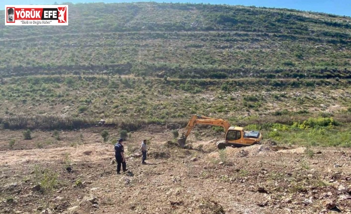 Hazine arazisinde yer açarken suçüstü yakalandılar