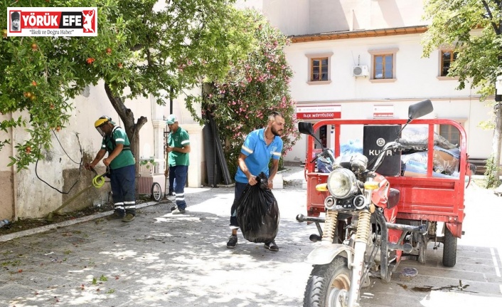 Kuşadasi Belediyesi ilçeyi bayrama hazırlıyor