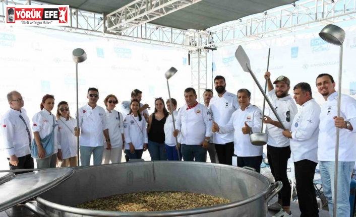 Kuşadası Sokak Festivali’nin dev kazanı bu kez dayanışma için kaynadı