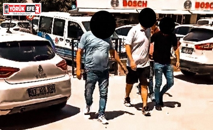 Kuşadası’nda aranan şahıslar polis ekiplerine takıldı