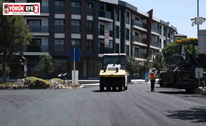 Kuşadası Belediyesi’nden aralıksız yol mesaisi