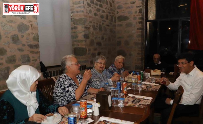 Başkan Özcan, yaşlıları ağırladı