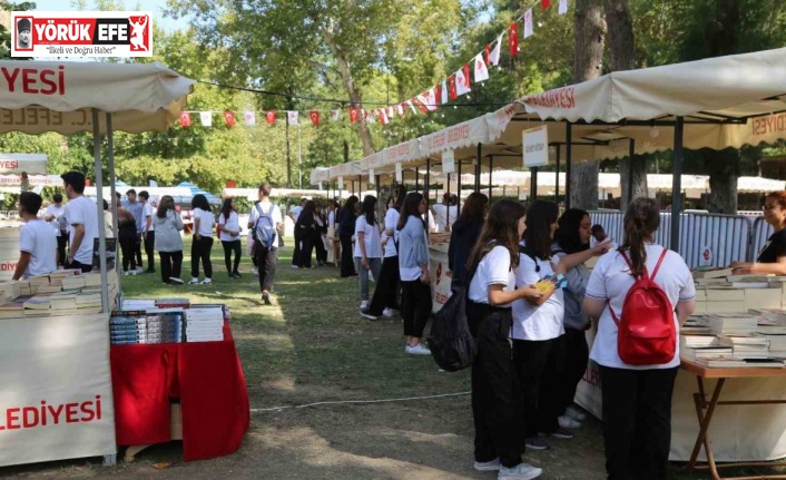 Efeler’in kitap şöleni altıncı gününde