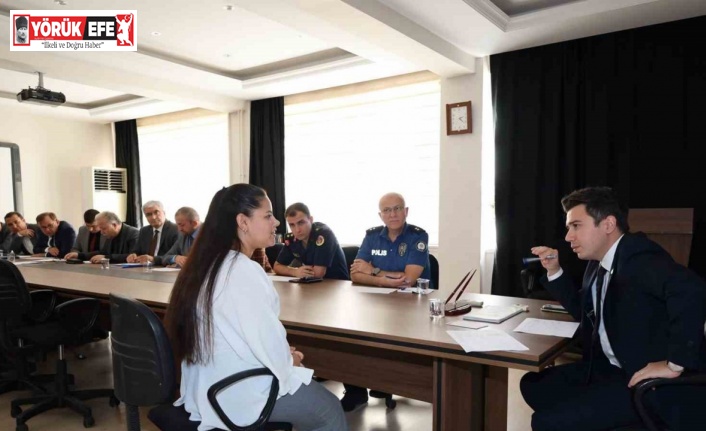 Karacasu Kaymakamı Gündoğdu vatandaşların istek ve şikayetlerini dinledi