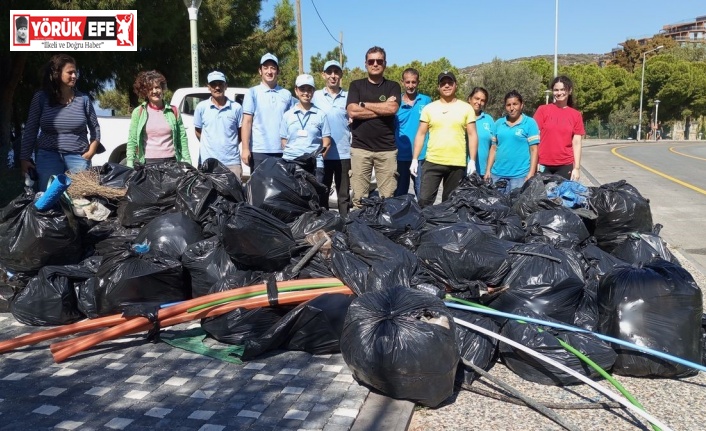 Kuşadası Doğal Botanik Park’tan bir kamyon çöp toplandı