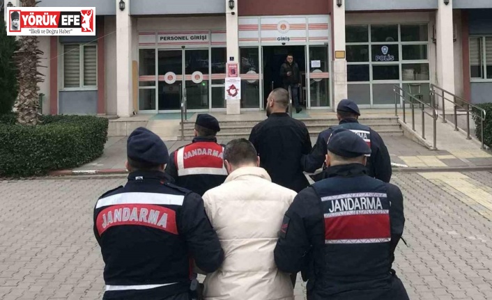 Jandarma şüphelileri arama yaparken yakaladı