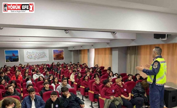 Kuşadası’ndaki öğrencilere trafik eğitimi