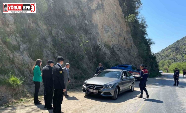 Kaymakam Polat trafik denetimine katılarak vatandaşlarla bayramlaştı