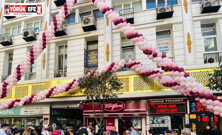 Tuğba Kuruyemiş, İstanbul’daki 8. şubesini halkla buluşturdu