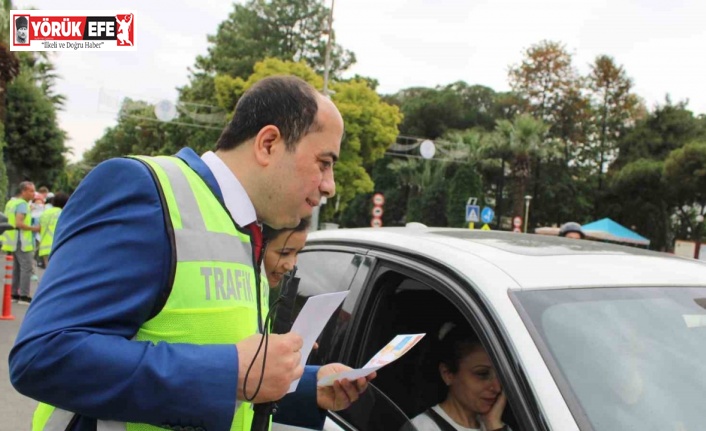 Aydın’da görme engelliler ‘geçiş üstünlüğüne’ dikkat çekti