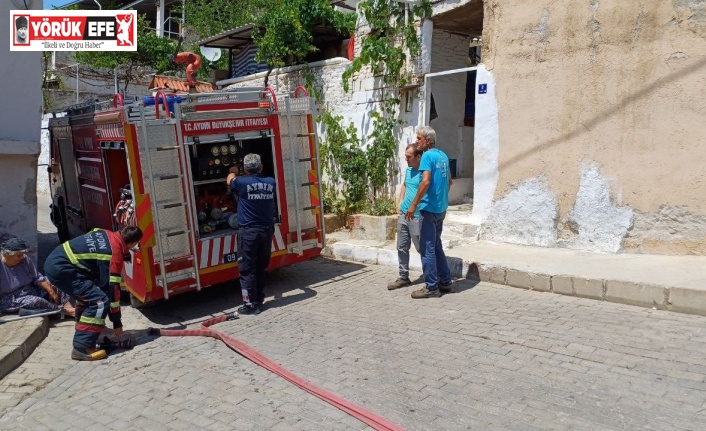 Belediye ekiplerinin dikkati, yaşlı kadını kurtardı