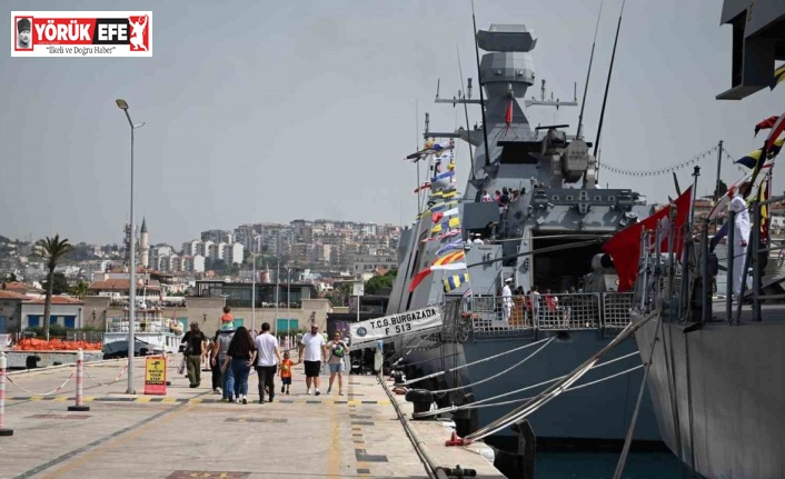 Türk donanmasının gururu olan savaş gemileri ziyarete açıldı