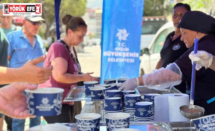 Aydın Büyükşehir Belediyesi’nden vatandaşlara aşure ikramı