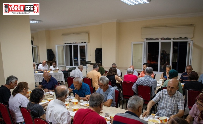 Başkan Günel Davutlar Cemevi’nde ’Matem orucu’ açma yemeğine katıldı