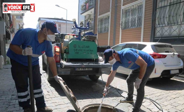 Efeler Belediyesi kent genelinde ilaçlama çalışmalarını sürdürüyor