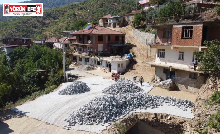 Derebaşı Mahallesi’ndeki yol yapılıyor