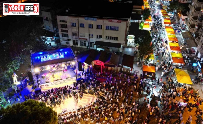 Karacasu festivalinde halk konserleri büyük ilgi gördü