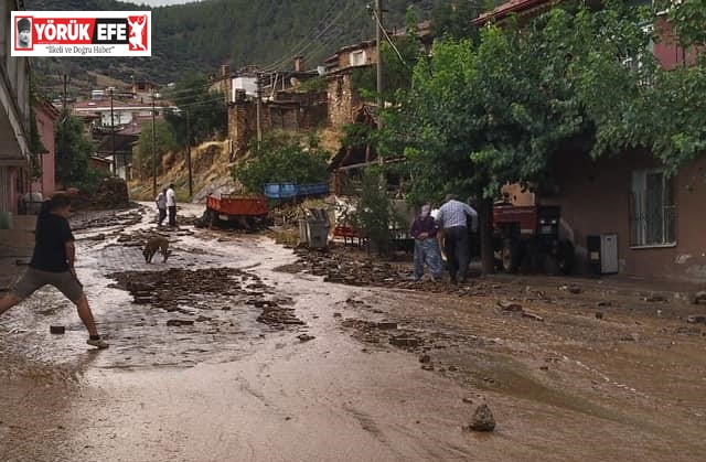 Karacasu’yu sel vurdu, ekipler teyakkuza geçti