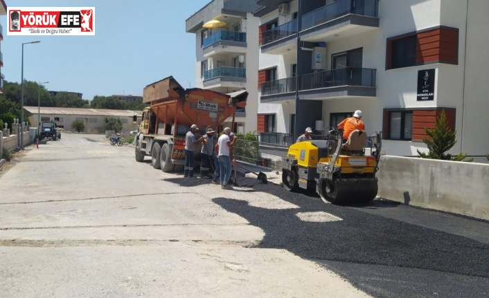 Kuşadası’nda yol yapım ve bakım çalışmaları sürüyor