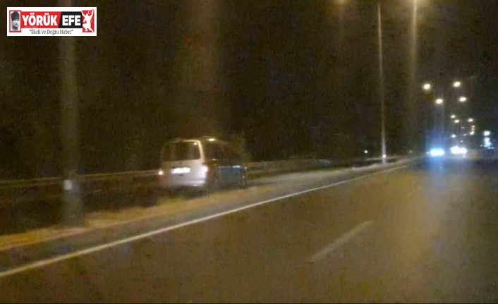 Ters şeritte 2 kilometre gitti, trafiği birbirine kattı