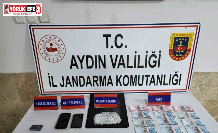 Uyuşturucuyu vites topuzuna gizlediler, jandarmadan kaçamadılar