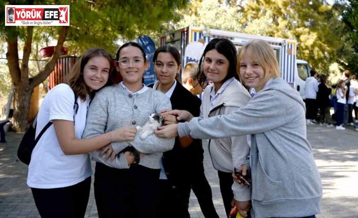 Kuşadası Belediyesi çocukları can dostlarla buluşturdu