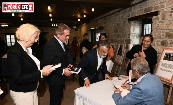 Kuşadası’nda Atatürk ile ilgili söyleşi düzenlendi