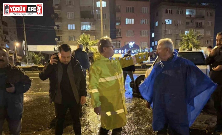 Başkan Tetik, yağmurdan etkilenen mahallelerde incelemelerde bulundu