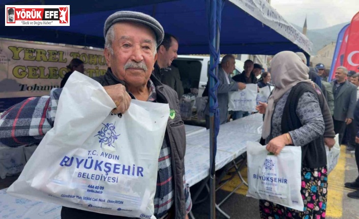 Koçarlı’da vatandaşlar Büyükşehir’in fideleri ile buluştu