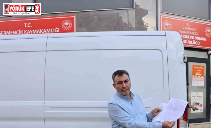 Sahte zeytinyağı ile suçlanan işadamı, aracını Tarım Müdürlüğü’ne teslim etti.