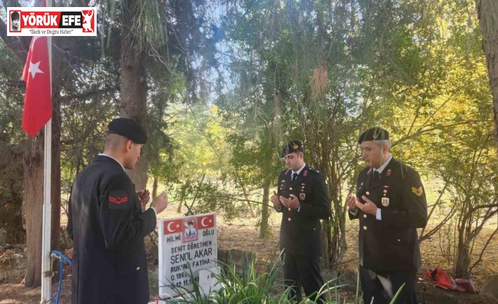 Türkiye’nin ilk şehit öğretmeni mezarı başında anıldı