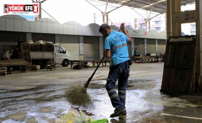 Efeler’de temizlik çalışmaları sürüyor