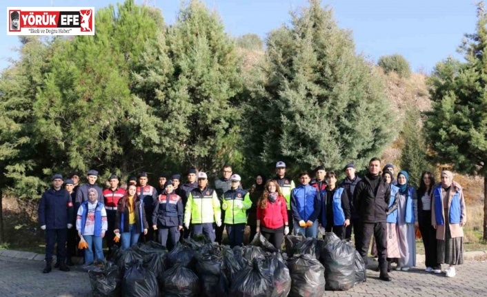 Gönüllü gençler ve jandarmadan ’çevre temizliği’ farkındalığı