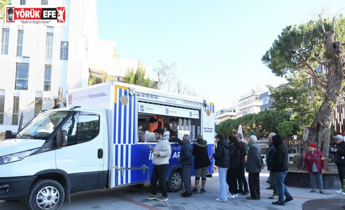 Kuşadası Belediyesi’nden soğuk havalarda çorba ikramı