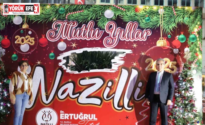 Nazilli Belediyesi’nden Cumhuriyet Meydanı’na özel platform ve ışıklandırma