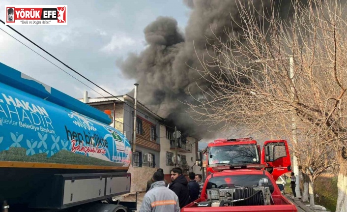 Şehit babasının evi alevlere teslim oldu