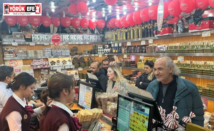 Yeni yıl öncesi kuruyemişçilerde yoğunluk yaşandı