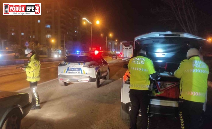 Aydın’da Bölge Trafik Müdürlüğü ekipleri gece boyunca mesai yaptı