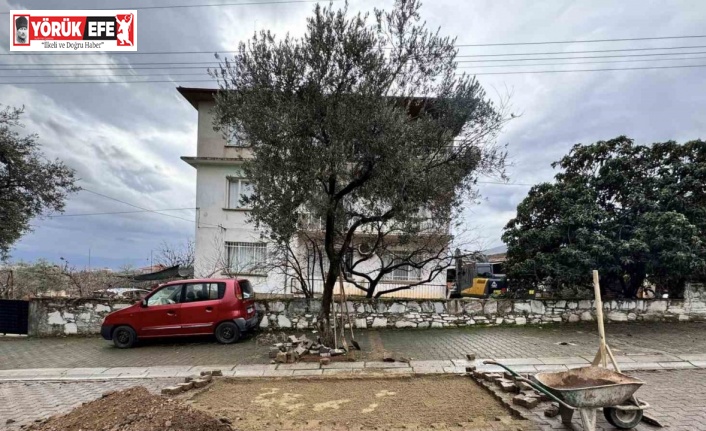 Karacasu’da yol bakım çalışmaları sürüyor