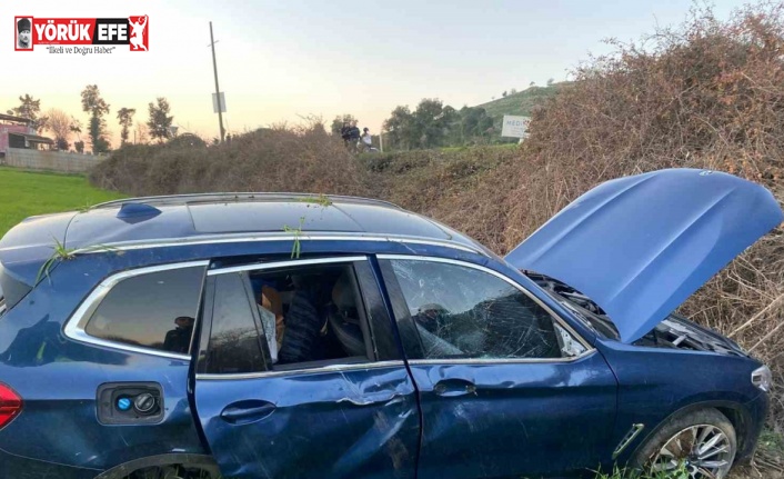 Kazaya karışan otomobil tarlaya uçtu: 3 yaralı